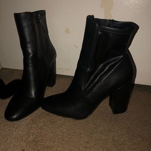 Tip Heels Boot
